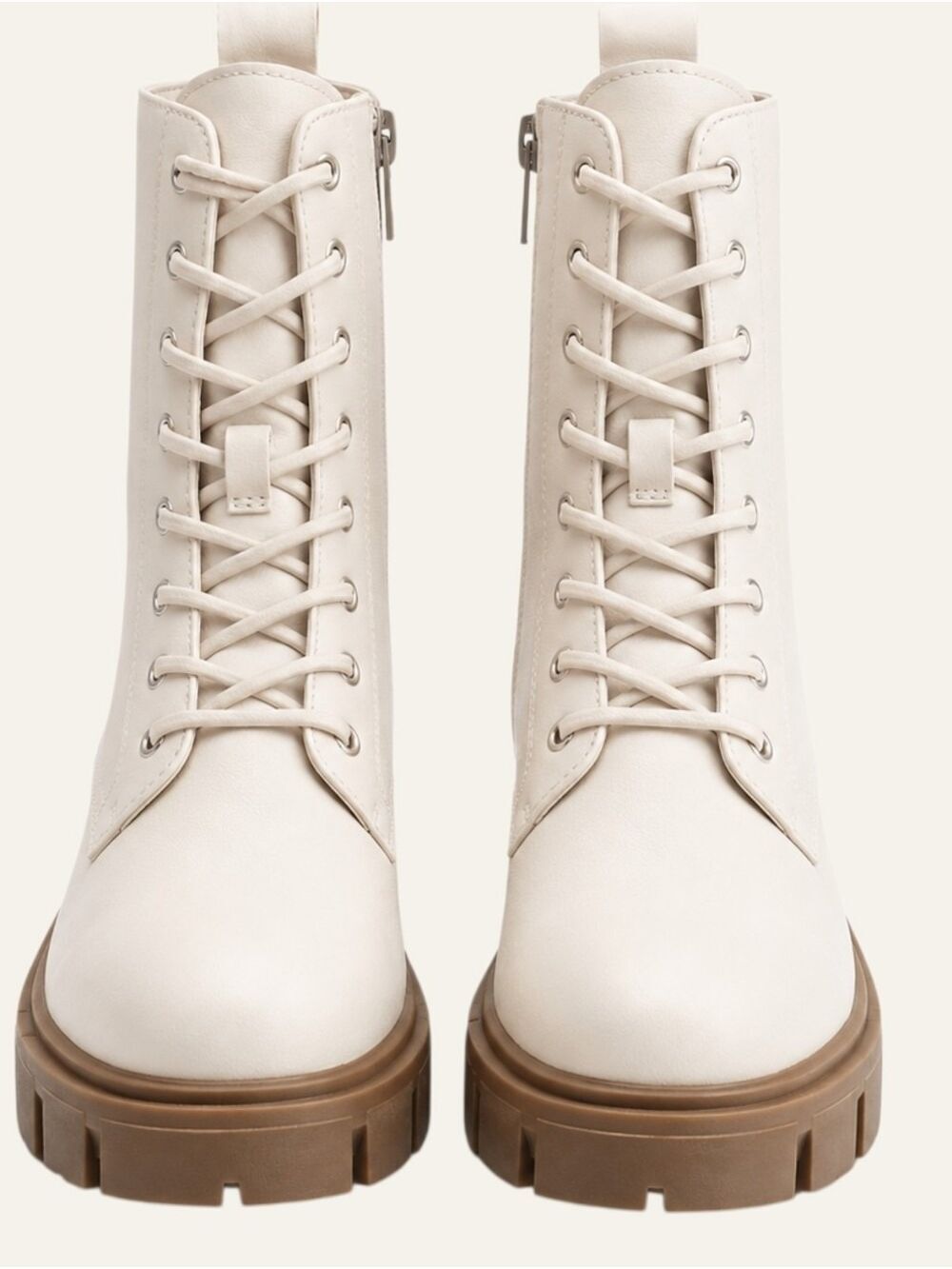 Dirty Laundry Newz Ivory Lug Sole Combat Boots NIB Size 9.5 Neutral Chic